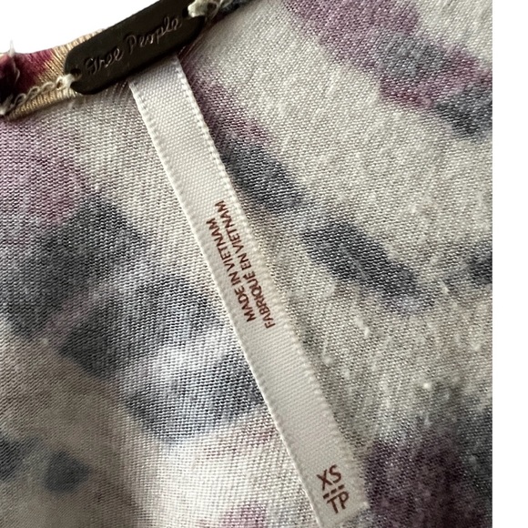 FREE PEOPLE | SLEEVELESS HANDKERCHIEF HEM ASYMMETRICAL TOP - Picture 7 of 9